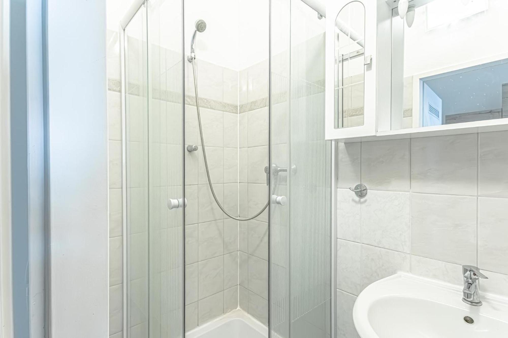 Explore Vienna 2Br And 1Lr Retreat Near Westbahnhof Exterior foto